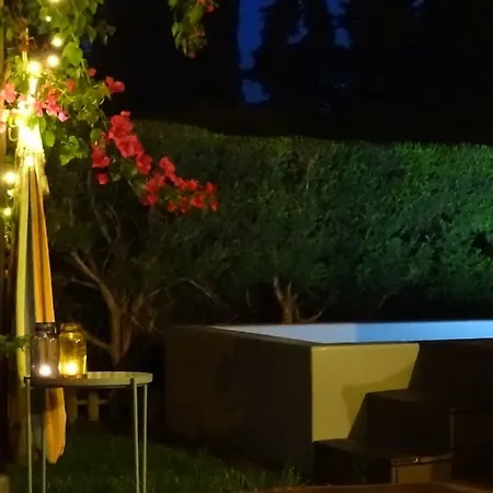 Semesterbostad Margarida Charming House In *